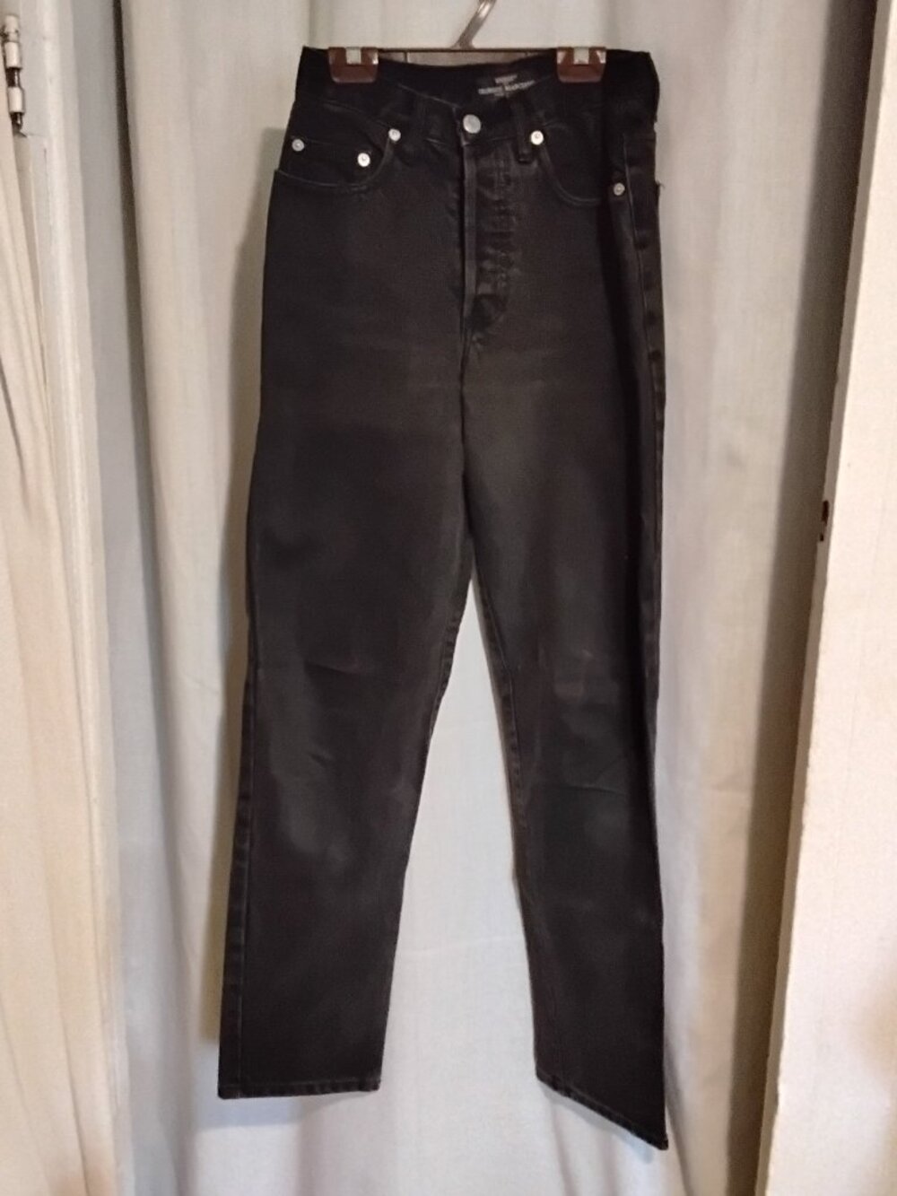 Black Guess jeans, size 27 (i.e., size 6-8)